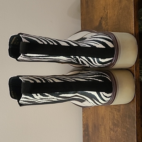 Mi.iM Cream & Black Pullon Ankle Boots with Zebra Print size 8 - Picture 6 of 11
